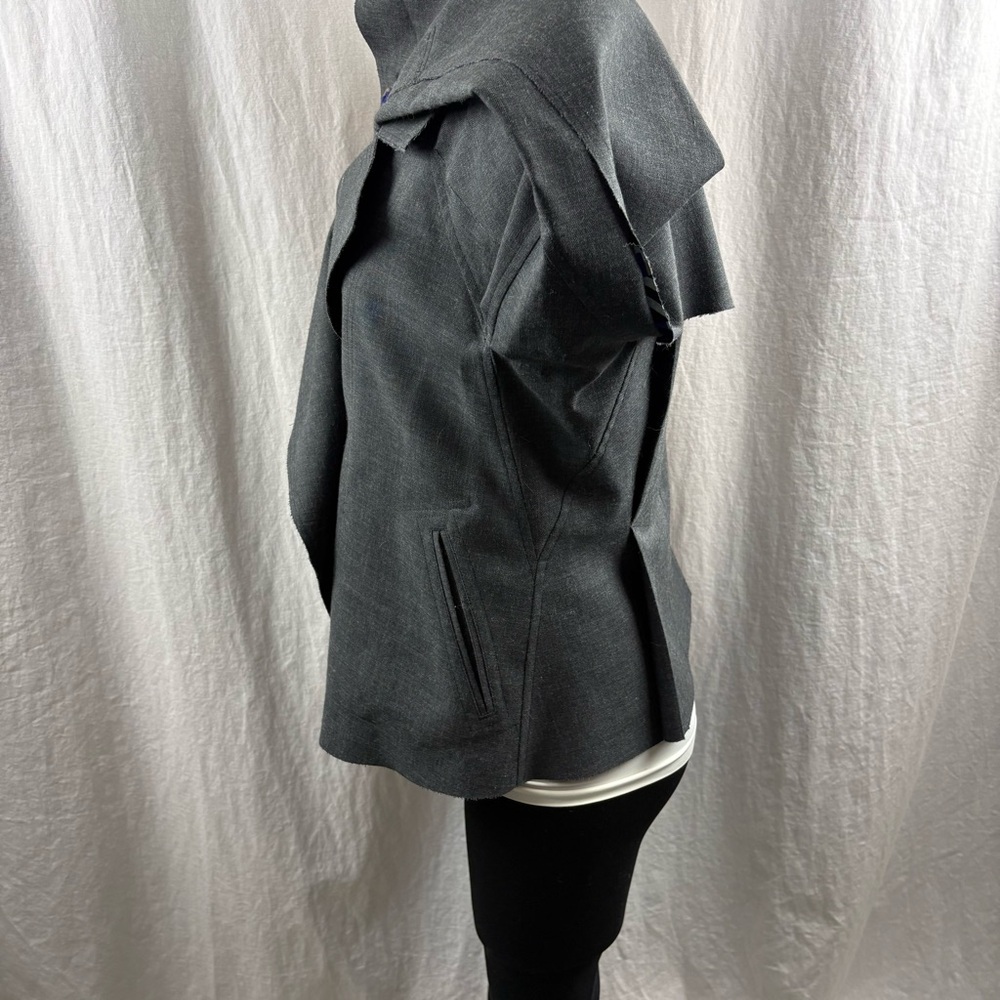 Issey Miyake Reversible Charcoal Blazer with Pattern - Picture 5 of 16